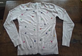 Cardigan particolare.