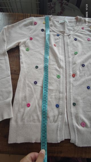 Cardigan particolare.