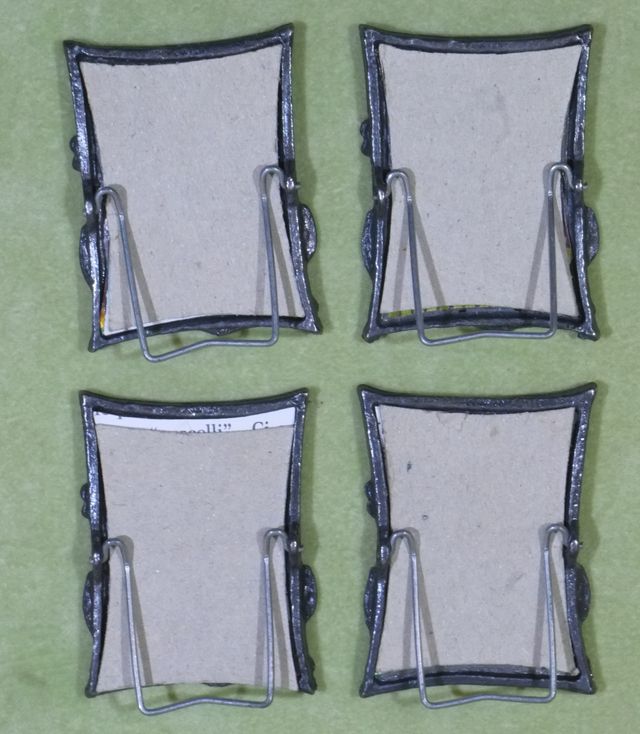 Deliziosi 4 portaritratti piccoli ma ben lavorati