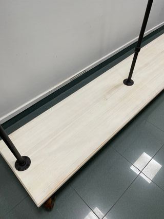 Perchero industrial con ruedas