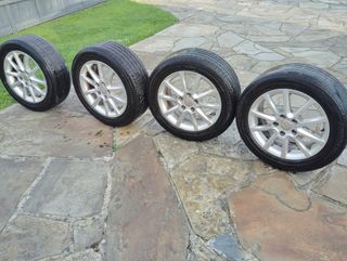 Llantas de 16” Leon originales con neumá