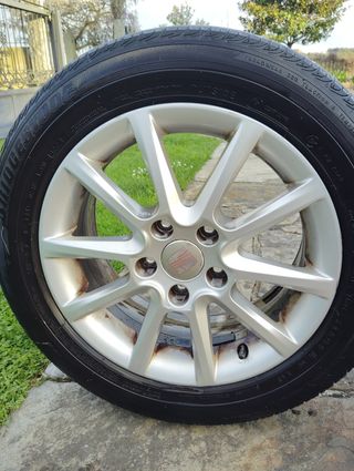 Llantas de 16” Leon originales con neumá