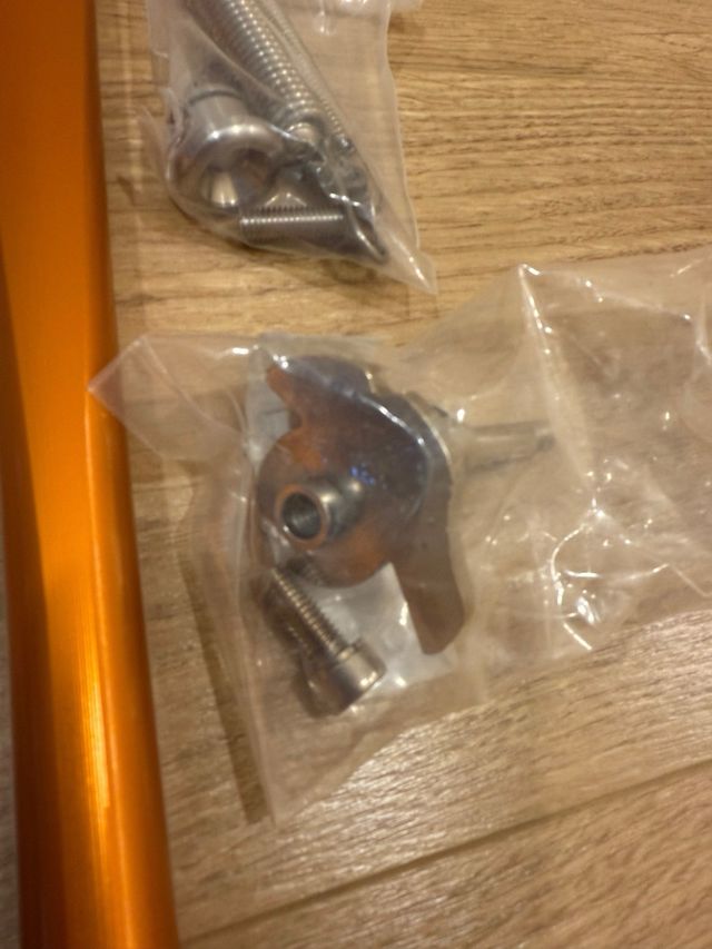 Soporte moto y enganche con muelles