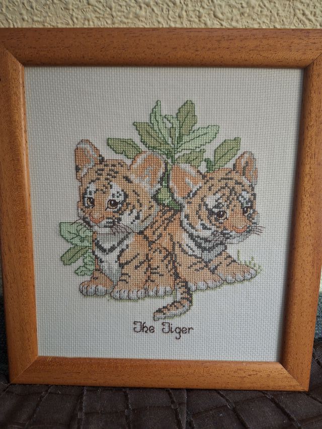 Cuadro bordado a punto de cruz tigres infantil