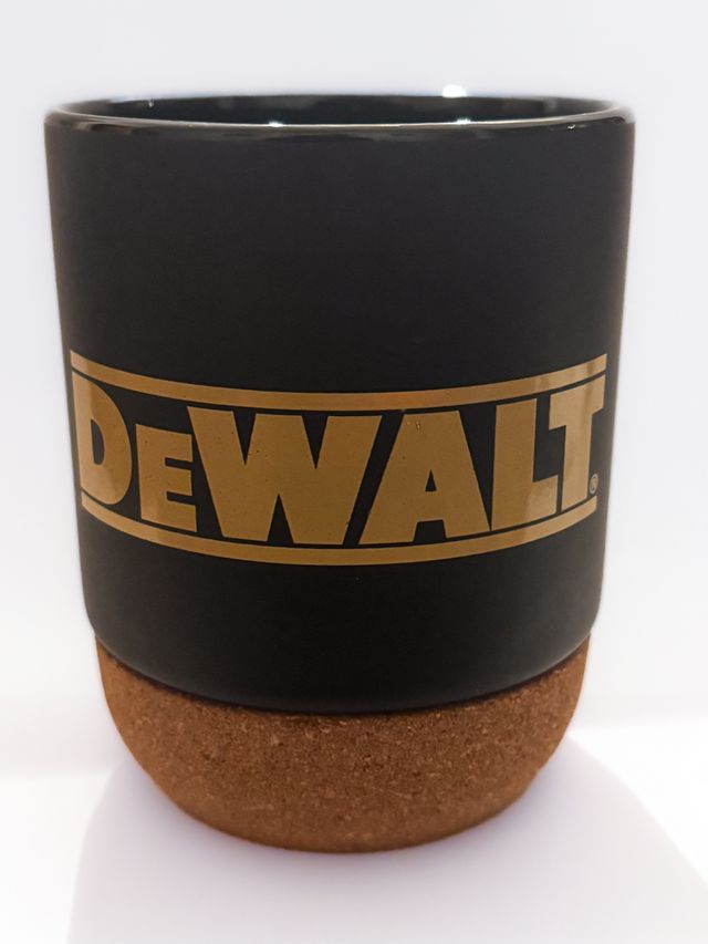 Taza ceramica original DEWALT base de corcho