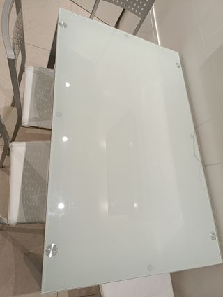 MESA DE COCINA Y SILLAS