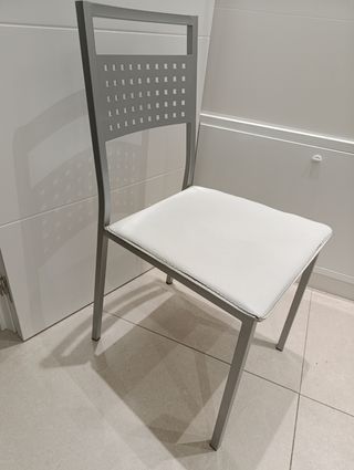 MESA DE COCINA Y SILLAS