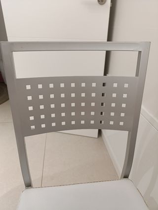 MESA DE COCINA Y SILLAS