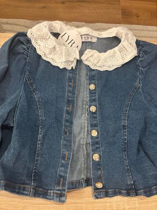 Chaqueta vaquera con cuello