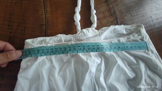 Canotta allacciata al collo