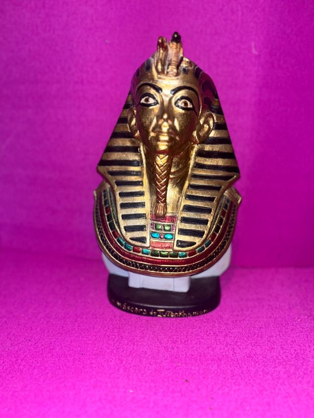 Busto máscara figura egipcia Tutankhamon