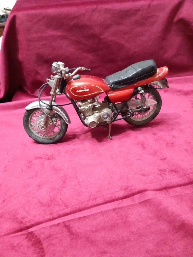 Riproduzione in scala motocicletta kawas