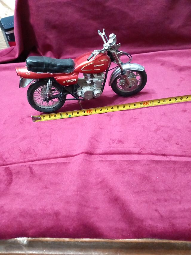 Riproduzione in scala motocicletta kawas