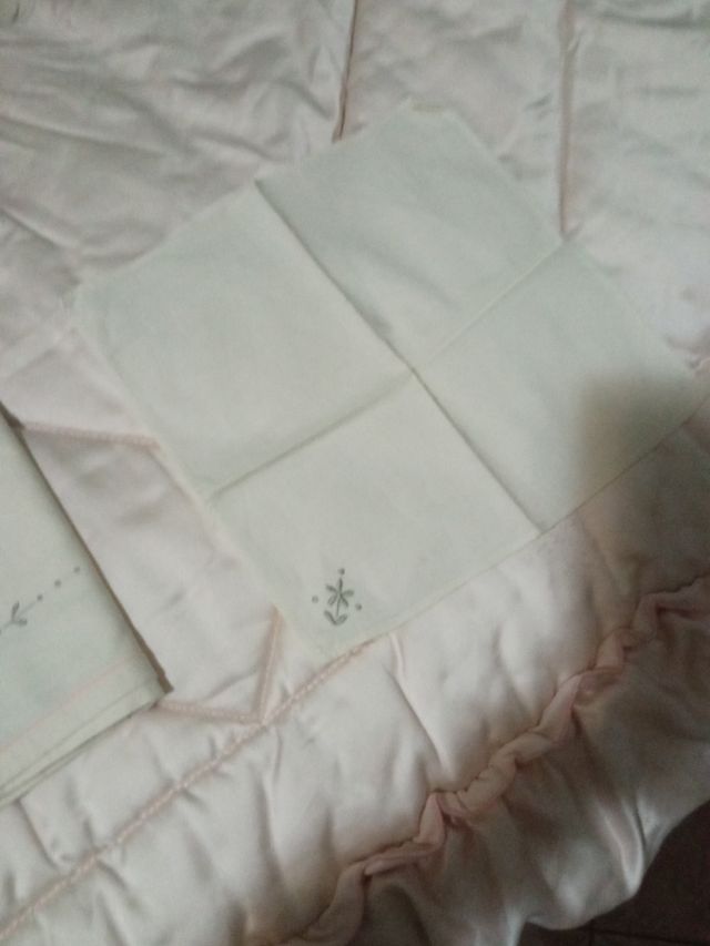 Tovaglia ricamata a mano