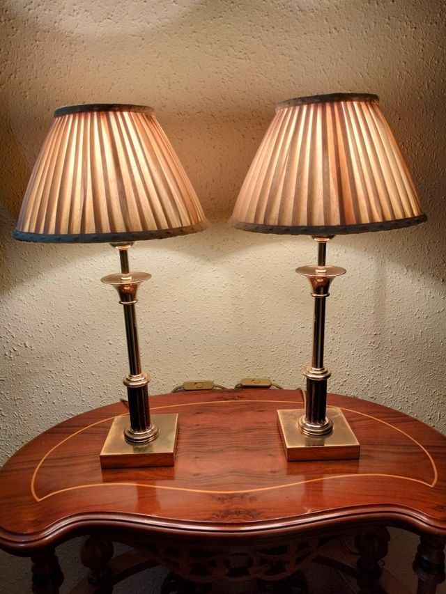 GRANDI COPPIE DI LAMPADE COLONNE ROMANE IN BRONZ