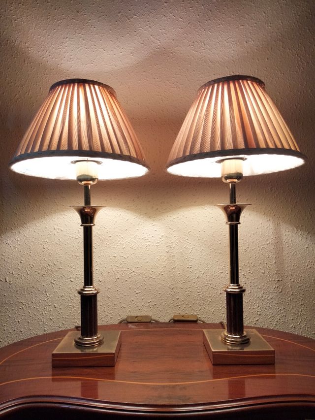 GRANDI COPPIE DI LAMPADE COLONNE ROMANE IN BRONZ