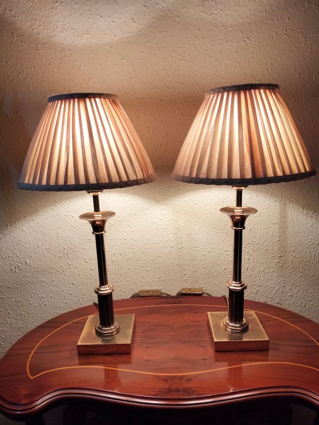 GRANDI COPPIE DI LAMPADE COLONNE ROMANE IN BRONZ