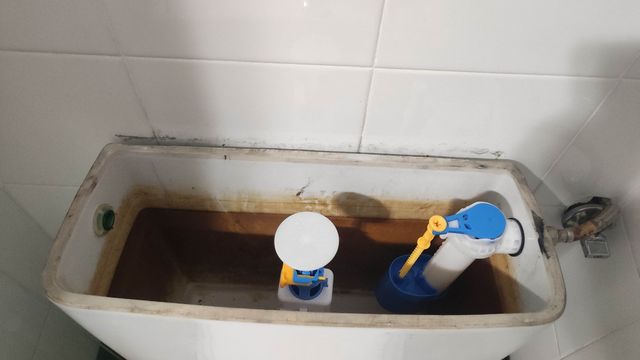 REPARACION DE CISTERNAS y FLOTADORES. Fontanero