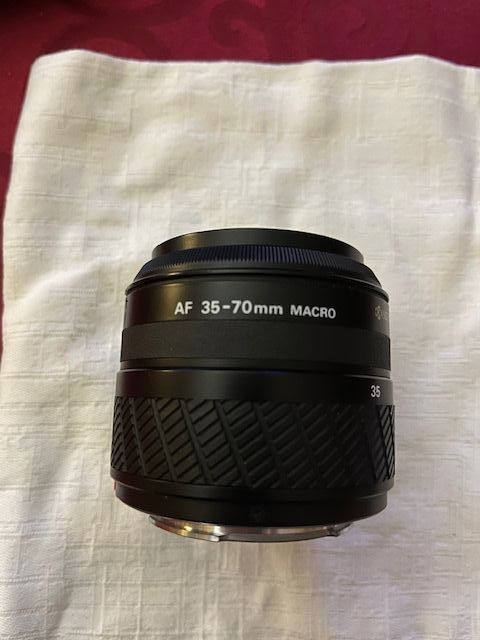 obbiettivo Yashica 35-70