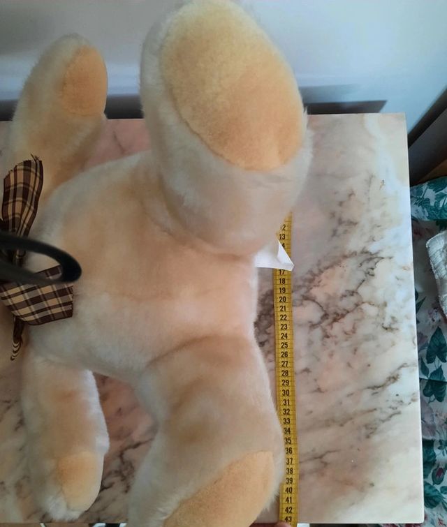 Urso de Pelúcia Branco-Bege com Laço Xadrez