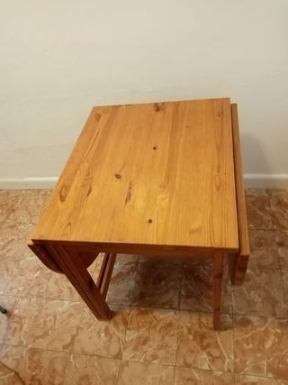 Mesa de madera maciza de Ikea 