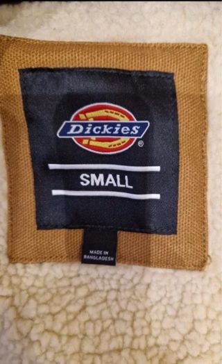 Chaleco de vestir con forro de felpa.