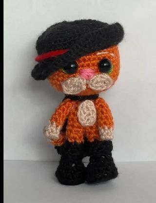 AMIGURUMI GATO CON BOTAS