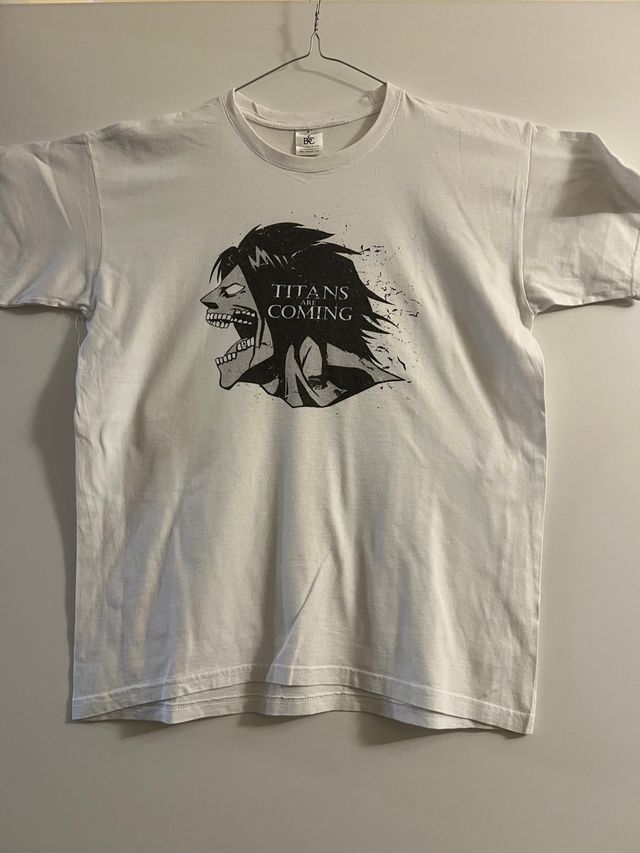Maglietta con logo TITANS ARE COMING