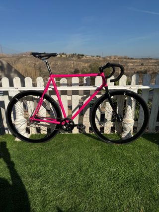 Bici fixi contra pedal