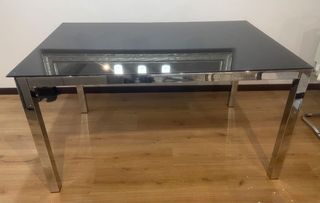 Mesa comedor, sin sillas