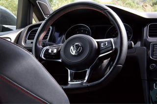 Volkswagen Golf GTI 230cv 