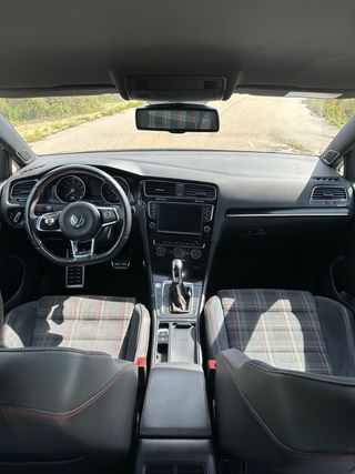 Volkswagen Golf GTI 230cv 