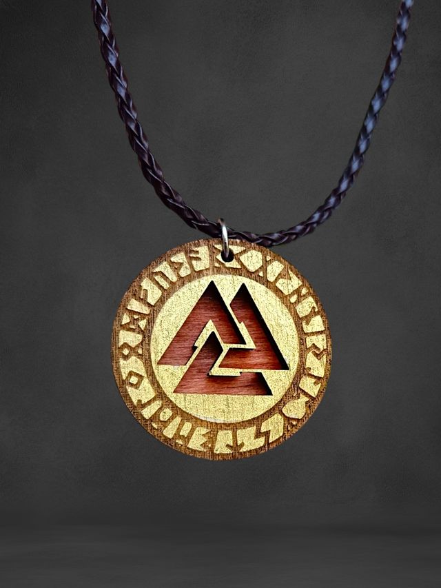 Collana vichinga Valknut, collana pagana