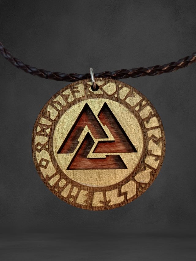 Collana vichinga Valknut, collana pagana