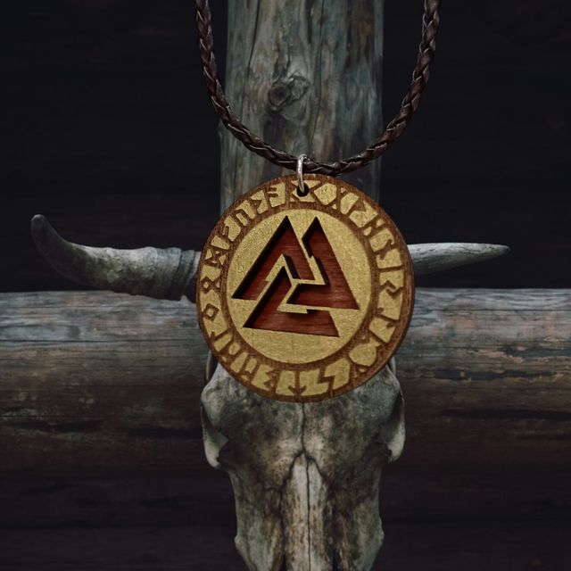 Collana vichinga Valknut, collana pagana