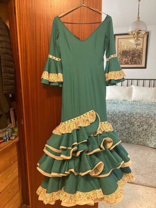Precioso traje de gitana verde azulado