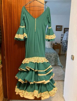 Precioso traje de gitana verde azulado