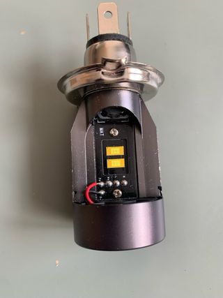 Bombilla Led H4 con ojo de angel azul