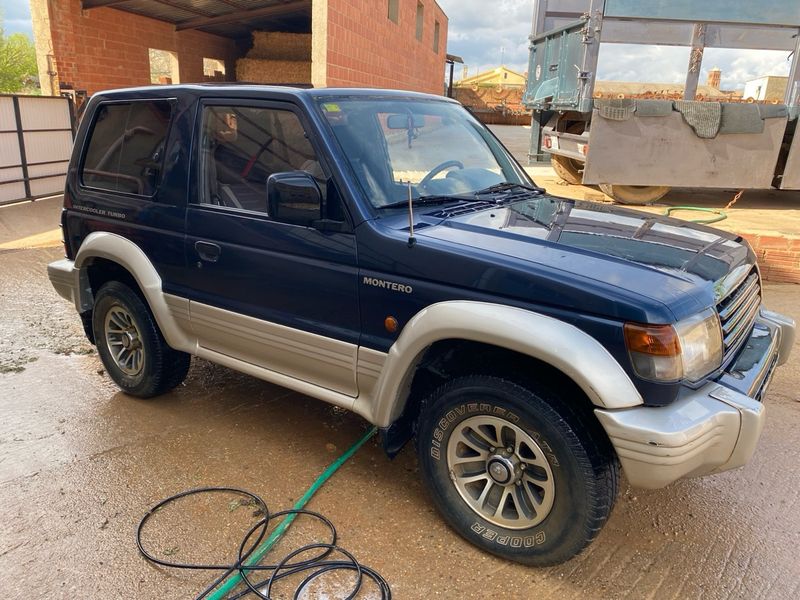 Mitsubishi Montero V20 - foto 1