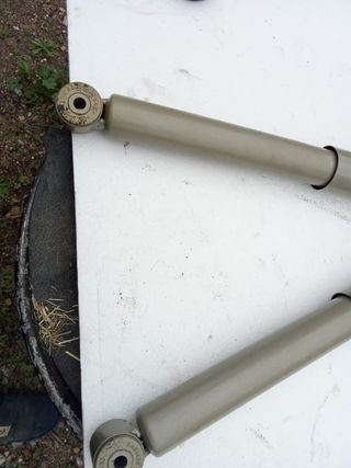 Amortiguadores sin utilizar.