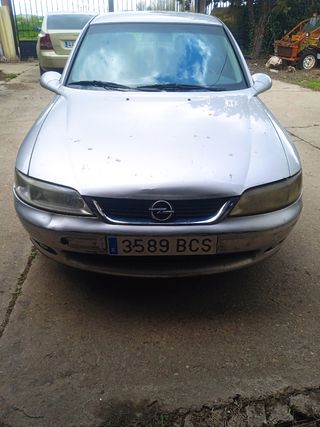 Opel Vectra 2000