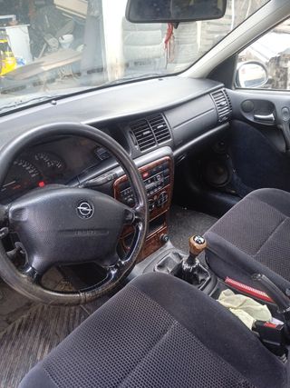 Opel Vectra 2000
