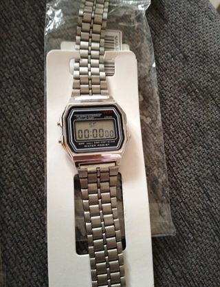 2 relojes nuevos,uno plateado y otro dorado rosado