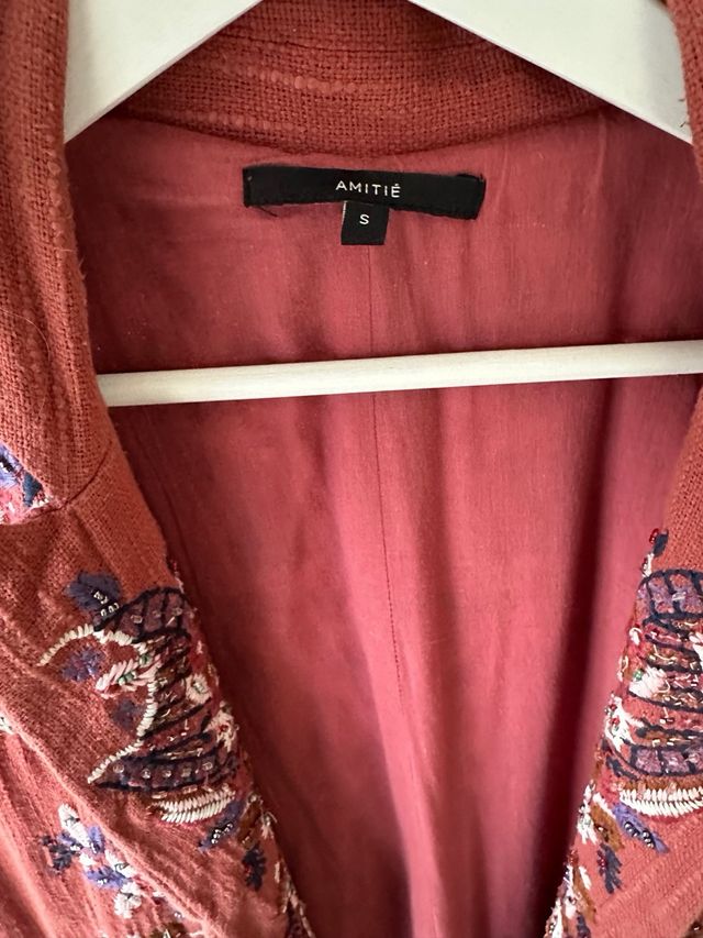 Abrigo bordado de verano