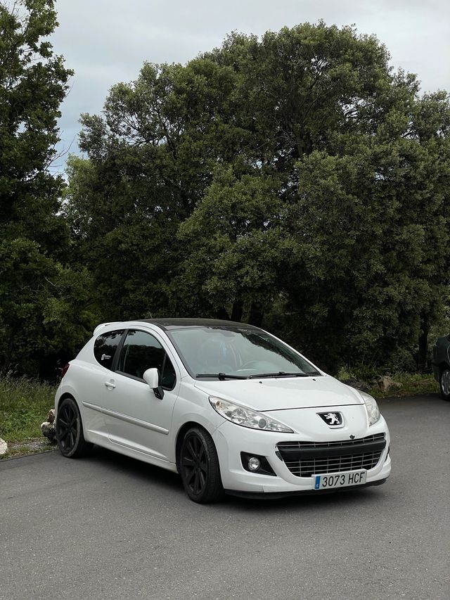 Peugeot 207 GT 2011