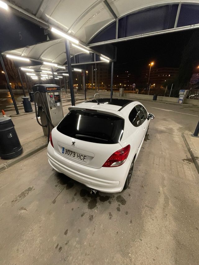 Peugeot 207 GT 2011