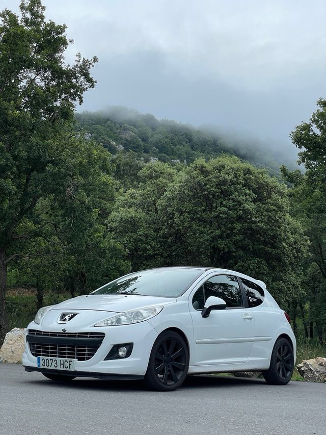 Peugeot 207 GT 2011