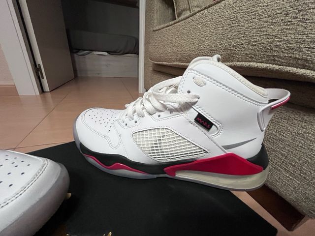 Zapatilla JORDAN MARS 270