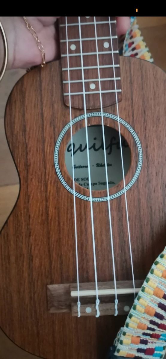 Ukelele artesanal lutier Quinto E-Sol
