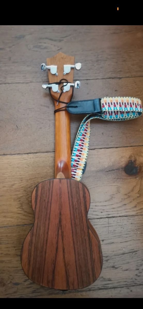 Ukelele artesanal lutier Quinto E-Sol